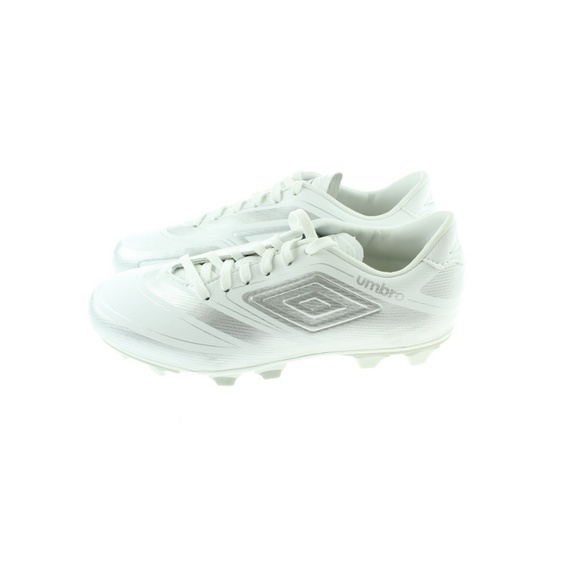 umbro womens soccer cleats
